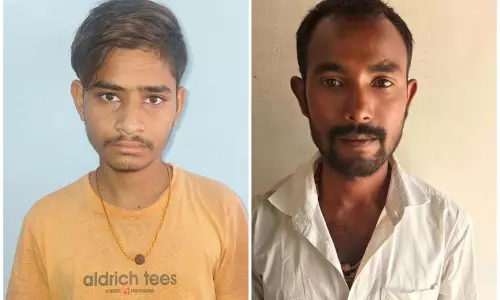 करेली बड़ी और चरमुड़िया चौक में शराब बेचते दो लड़के अरेस्ट करेली बड़ी और चरमुड़िया चौक में शराब बेचते दो लड़के अरेस्ट