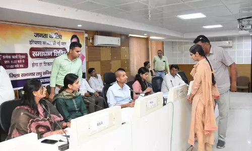 Hisar में बिजली अधिकारियों को सड़क किनारे से बिजली के खंभे हटाने के निर्देश Hisar में बिजली अधिकारियों को सड़क किनारे से बिजली के खंभे हटाने के निर्देश