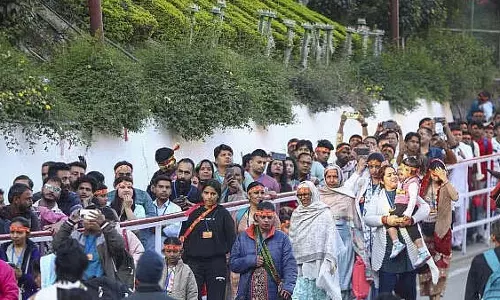 वैष्णो देवी मार्ग पर घुड़सवारी की सेवा देने के आरोप में दो गिरफ्तार वैष्णो देवी मार्ग पर घुड़सवारी की सेवा देने के आरोप में दो गिरफ्तार