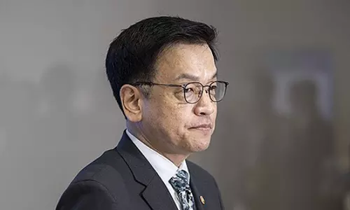 South Korea, अमेरिका टैरिफ और अन्य मुद्दों पर जुलाई पैकेज डील की मांग करने पर सहमत हुए South Korea, अमेरिका टैरिफ और अन्य मुद्दों पर जुलाई पैकेज डील की मांग करने पर सहमत हुए
