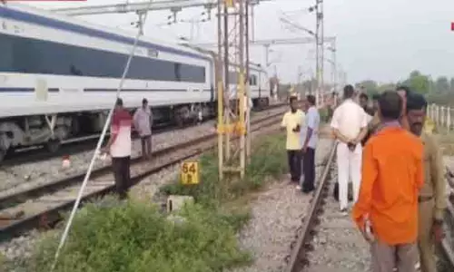 Tiruvalangadu रेलवे स्टेशन के पास पटरियों से बोल्ट हटाए गए