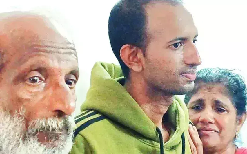 युद्ध के मोर्चे से स्वदेश तक रूस-यूक्रेन युद्ध में फंसे जैन की Kerala वापसी युद्ध के मोर्चे से स्वदेश तक रूस-यूक्रेन युद्ध में फंसे जैन की Kerala वापसी