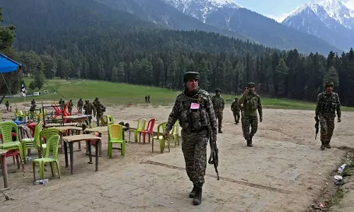 पाकिस्तान करता है गंदा काम ! आतंकवाद पर रक्षा मंत्री ख्वाजा आसिफ ने स्वीकारा सच