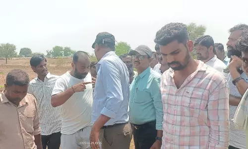नरेगा कार्य का निरीक्षण करने आई टीम पर ग्रामीणों ने किया हमला नरेगा कार्य का निरीक्षण करने आई टीम पर ग्रामीणों ने किया हमला