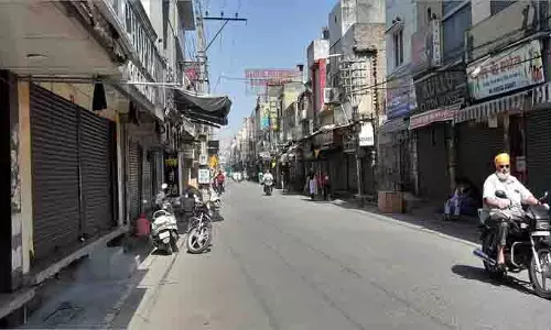 आतंकी हमले के विरोध में Kapurthala के बाजार बंद आतंकी हमले के विरोध में Kapurthala के बाजार बंद