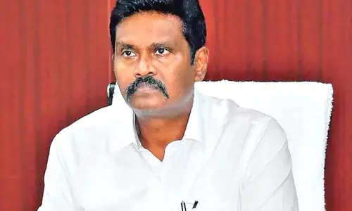 Andhra : पीवी सुनील कुमार के खिलाफ 6 आरोप दर्ज