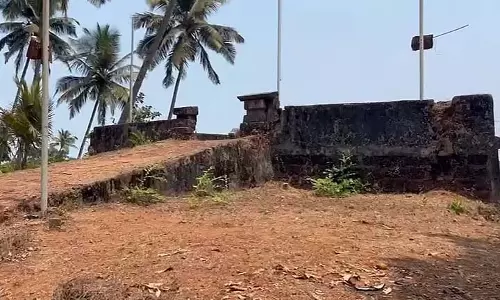 Chhatrapati Shivaji महाराज द्वारा निर्मित ऐतिहासिक बैतूल किला सरकारी उपेक्षा के कारण ढह गया Chhatrapati Shivaji महाराज द्वारा निर्मित ऐतिहासिक बैतूल किला सरकारी उपेक्षा के कारण ढह गया