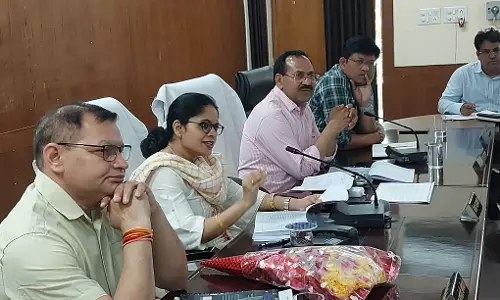 Pratapgarh: जिला प्रभारी सचिव मीना ने ली जिला स्तरीय अधिकारियों की बैठक