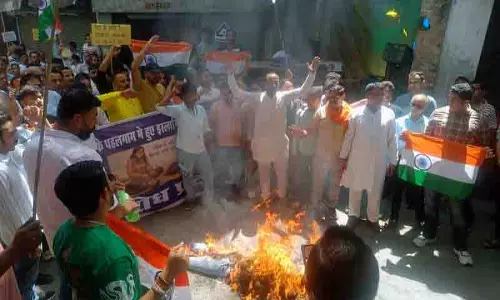 Kangra के विभिन्न शहरों में प्रदर्शन