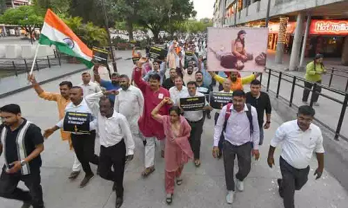 Chandigarh निवासियों ने पहलगाम आतंकी हमले के पीड़ितों के लिए न्याय की मांग की
