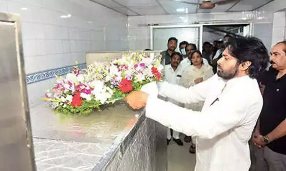 हिंदुओं को निशाना बनाया गया: Pawan Kalyan हिंदुओं को निशाना बनाया गया: Pawan Kalyan