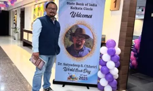 विश्व पुस्तक दिवस पर SBI ने लेखक सत्यदीप को सम्मानित किया
