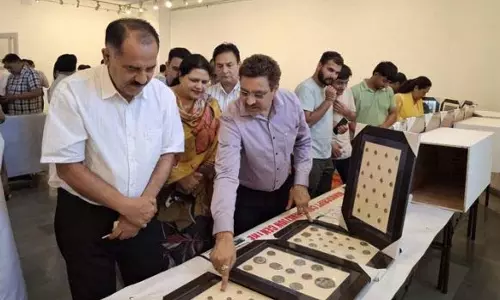 Jammu: कला केंद्र में दुर्लभ सिक्कों की प्रदर्शनी का उद्घाटन
