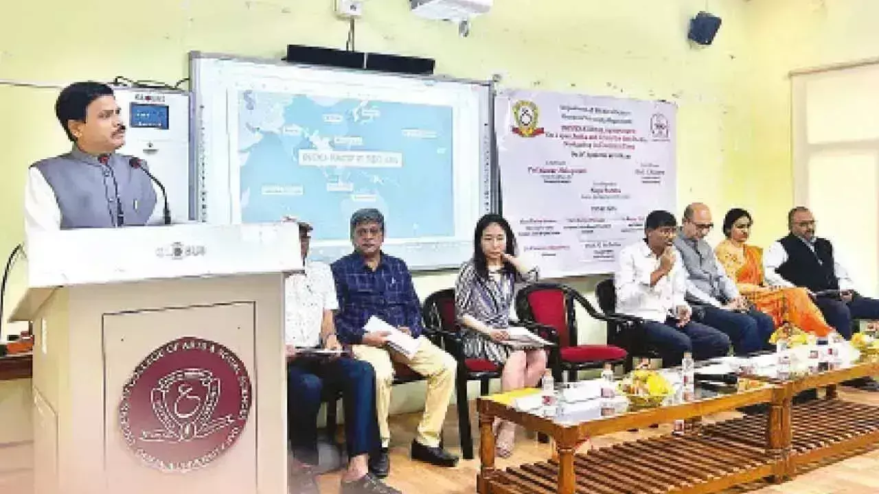 Telangana: ओयू ने हिंद-प्रशांत भू-राजनीति पर अंतर्राष्ट्रीय संगोष्ठी का आयोजन किया Telangana: ओयू ने हिंद-प्रशांत भू-राजनीति पर अंतर्राष्ट्रीय संगोष्ठी का आयोजन किया
