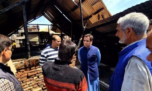 Jammu: तनवीर सादिक ने रैनावारी अग्निकांड पीड़ितों से मुलाकात की