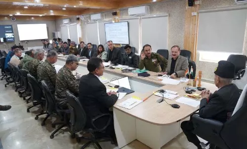Ladakh में काली गर्दन वाले सारसों पर डेटा एकत्र करने के लिए 25 वन्यजीव प्रबंधक