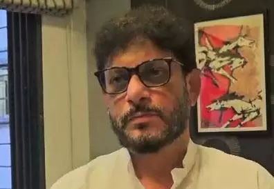 मैं हिंदुस्तानी मुस्लिम हूं, जरूरत पड़ी तो सरहद पर जाऊंगा : वारिस पठान मैं हिंदुस्तानी मुस्लिम हूं, जरूरत पड़ी तो सरहद पर जाऊंगा : वारिस पठान