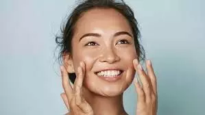 Skin care: दही में मिलाकर लगाएं ये 5 चीजें, गर्मियों में भी चांद जैसी दिखेंगी निखरी त्वचा Skin care: दही में मिलाकर लगाएं ये 5 चीजें, गर्मियों में भी चांद जैसी दिखेंगी निखरी त्वचा