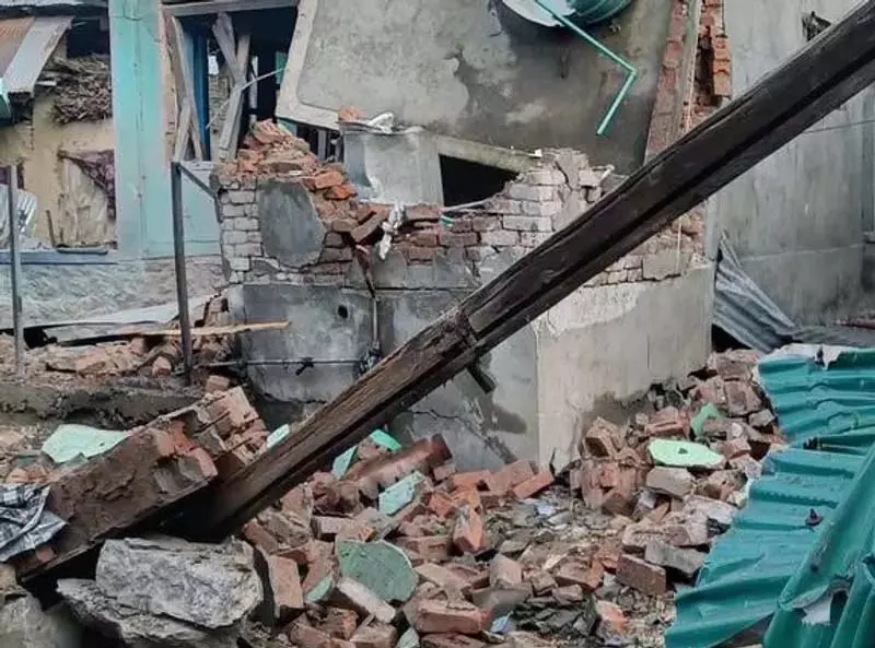 Pahalgam attack विस्फोट में दो लश्कर आतंकवादियों के घर नष्ट Pahalgam attack विस्फोट में दो लश्कर आतंकवादियों के घर नष्ट