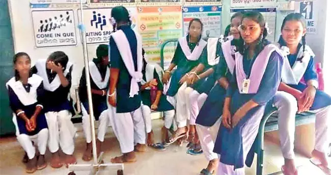 सरकारी स्वास्थ्य केंद्र में चिकित्सा सेवा नहीं मिलने से लोगों को परेशानियों का सामना करना पड़ रहा सरकारी स्वास्थ्य केंद्र में चिकित्सा सेवा नहीं मिलने से लोगों को परेशानियों का सामना करना पड़ रहा