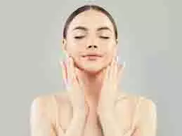 Skin Care: गर्मियों में सुबह उठकर चेहरे पर लगाएं ये होममेड चीजें, पूरे दिन बनी रहेगी चमक Skin Care: गर्मियों में सुबह उठकर चेहरे पर लगाएं ये होममेड चीजें, पूरे दिन बनी रहेगी चमक