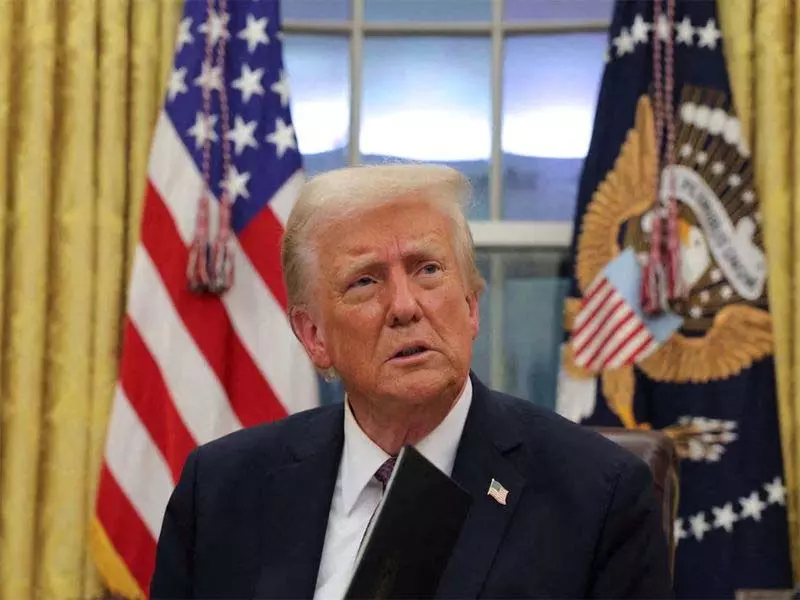 Trump फिलहाल विदेशी छात्रों की कानूनी स्थिति बहाल करेंगे Trump फिलहाल विदेशी छात्रों की कानूनी स्थिति बहाल करेंगे
