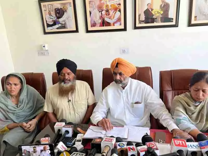 Patiala के आठ पुलिसकर्मियों पर अपहरणकर्ता की ‘फर्जी’ मुठभेड़ का आरोप Patiala के आठ पुलिसकर्मियों पर अपहरणकर्ता की ‘फर्जी’ मुठभेड़ का आरोप
