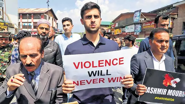 ईरान ने भारत-पाकिस्तान से तनाव कम करने के लिए संपर्क किया ईरान ने भारत-पाकिस्तान से तनाव कम करने के लिए संपर्क किया