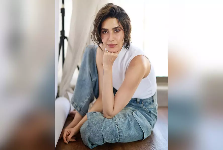 करिश्मा तन्ना ने इंस्टाग्राम पर शेयर की लेटेस्ट फोटोज, फैंस ने नेचुरल ब्यूटी का दिया टैग करिश्मा तन्ना ने इंस्टाग्राम पर शेयर की लेटेस्ट फोटोज, फैंस ने नेचुरल ब्यूटी का दिया टैग