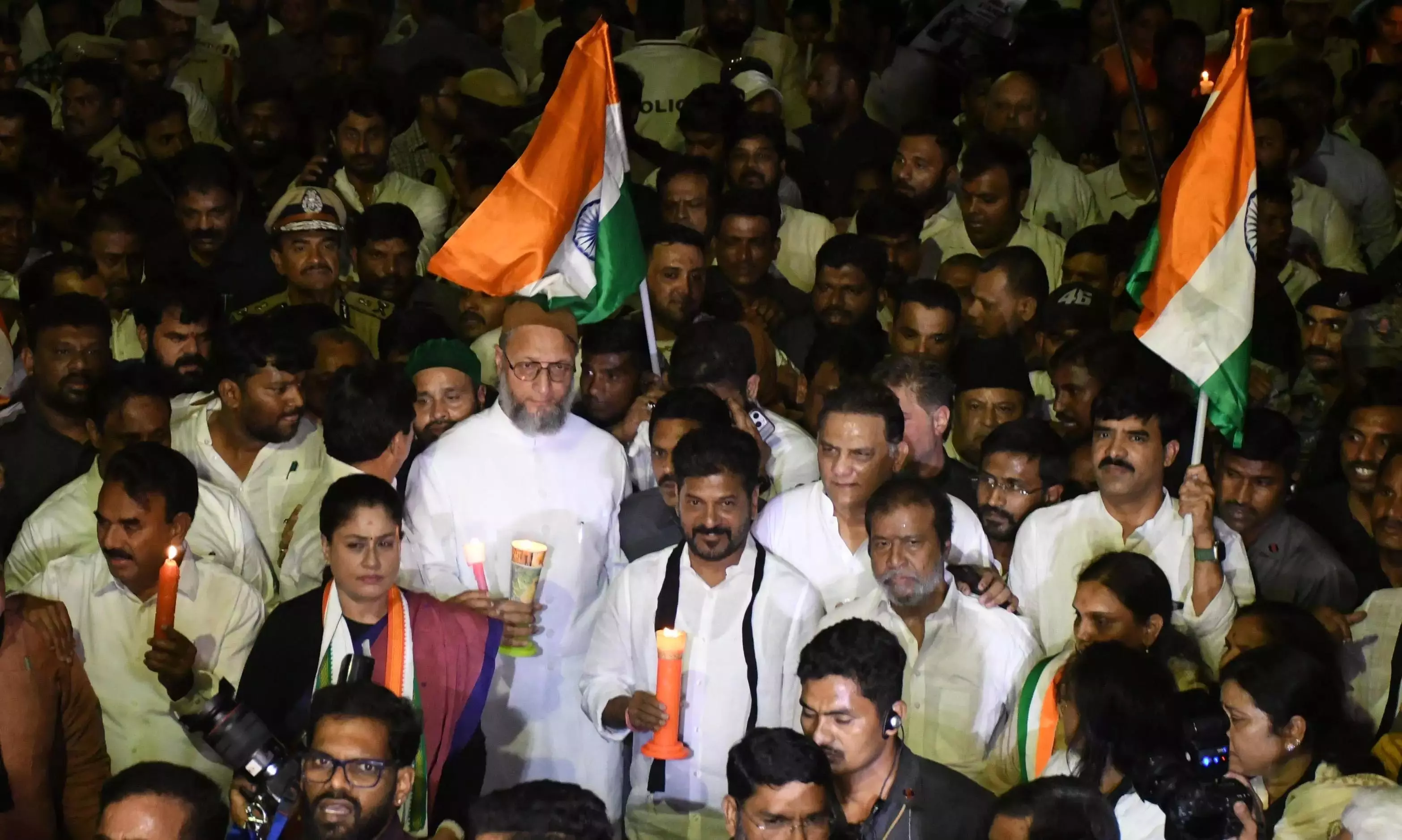Telangana: पाकिस्तान को मुंहतोड़ जवाब दें, रेवंत ने मोदी से किया अनुरोध Telangana: पाकिस्तान को मुंहतोड़ जवाब दें, रेवंत ने मोदी से किया अनुरोध