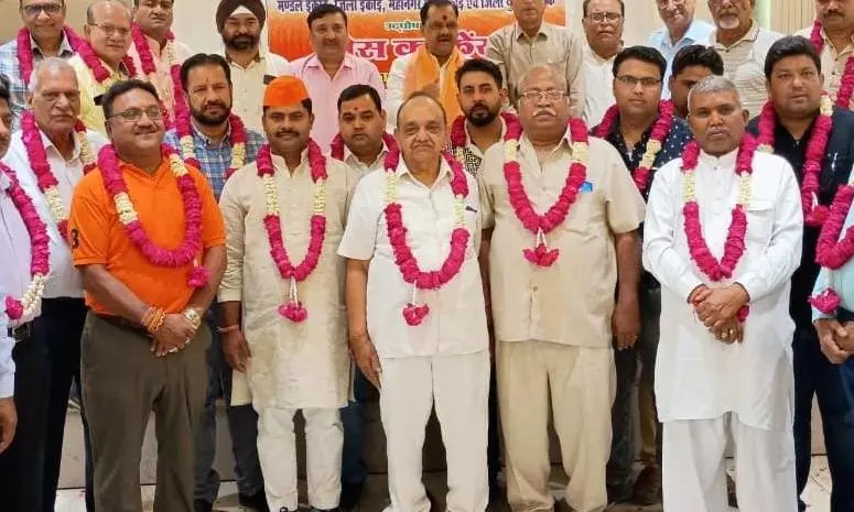 Bareilly: शिरीष ने संभाला व्यापार मंडल का अध्यक्ष पद Bareilly: शिरीष ने संभाला व्यापार मंडल का अध्यक्ष पद