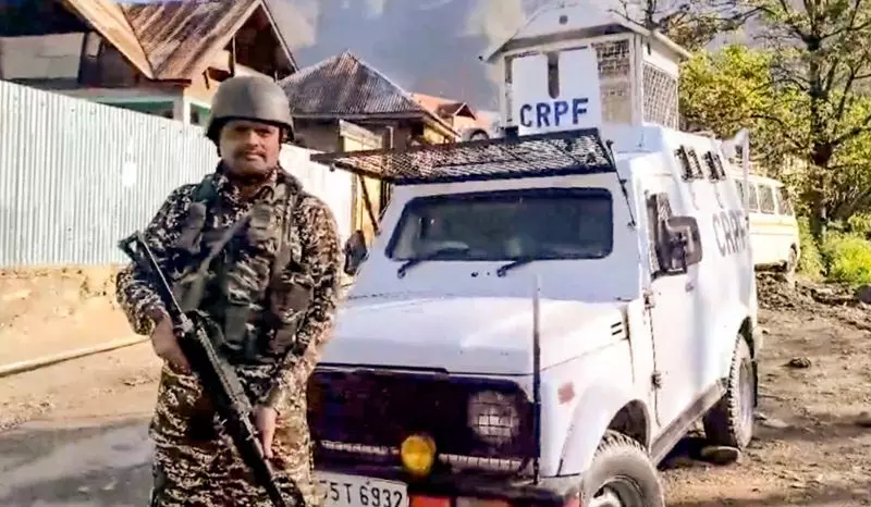 Bandipora मुठभेड़ में आतंकवादी सहयोगी मारा गया, 2 पुलिसकर्मी घायल Bandipora मुठभेड़ में आतंकवादी सहयोगी मारा गया, 2 पुलिसकर्मी घायल