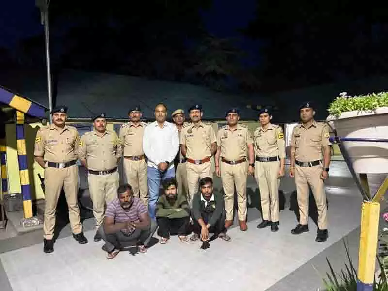Kangra में अंधे कत्ल का मामला सुलझा, 3 बिहारी प्रवासी गिरफ्तार Kangra में अंधे कत्ल का मामला सुलझा, 3 बिहारी प्रवासी गिरफ्तार