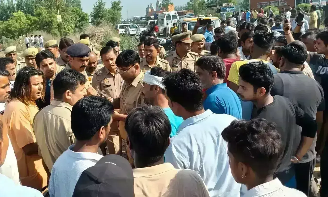 Deoband: निहालखेड़ी गांव के पास पटाखा फैक्ट्री में भयंकर विस्फोट, हड़कंप मचा Deoband: निहालखेड़ी गांव के पास पटाखा फैक्ट्री में भयंकर विस्फोट, हड़कंप मचा