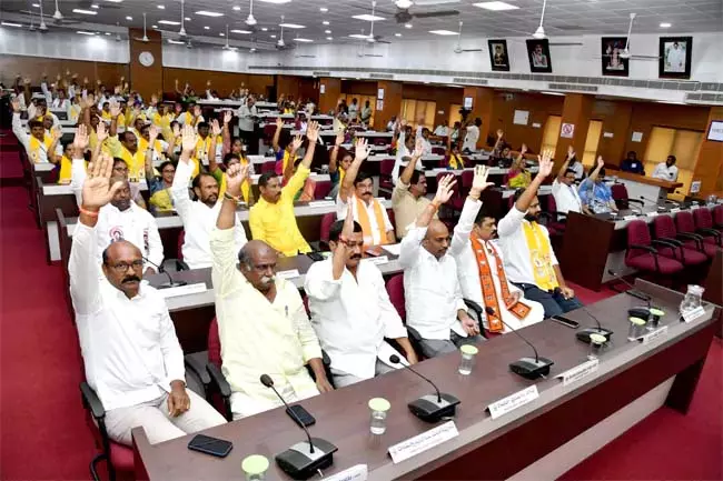 Andhra: जीवीएमसी उप महापौर के खिलाफ अविश्वास प्रस्ताव पारित Andhra: जीवीएमसी उप महापौर के खिलाफ अविश्वास प्रस्ताव पारित