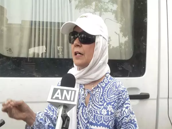 भारत में फंसे ईरानी नागरिक ने PM मोदी से की अपील, मुझे सीमा पार जाने की इजाजत दें भारत में फंसे ईरानी नागरिक ने PM मोदी से की अपील, मुझे सीमा पार जाने की इजाजत दें