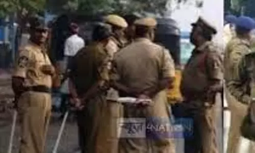 Punjab: हाई अलर्ट, पुलिस और सेना ने चप्पे-चप्पे पर बढ़ाई चौकसी Punjab: हाई अलर्ट, पुलिस और सेना ने चप्पे-चप्पे पर बढ़ाई चौकसी