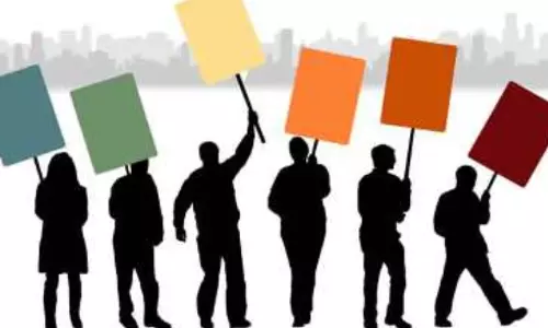 Gonda: विहिप-बजरंग दल का पहलगाम हमले के विरोध में प्रदर्शन Gonda: विहिप-बजरंग दल का पहलगाम हमले के विरोध में प्रदर्शन