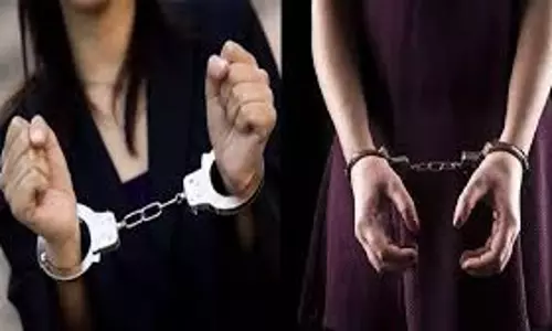Lucknow: भीड़भाड़ वाले इलाकों में बुर्के की आड़ में पर्स चोरी, दो महिलाएं गिरफ्तार Lucknow: भीड़भाड़ वाले इलाकों में बुर्के की आड़ में पर्स चोरी, दो महिलाएं गिरफ्तार