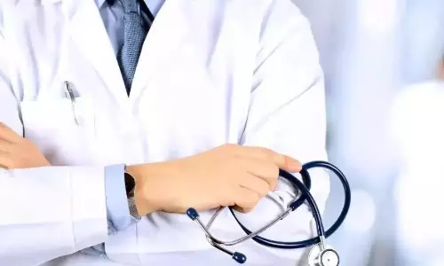 कुरनूल में कॉलेज की बिल्डिंग से कूदने के बाद MBBS छात्र घायल कुरनूल में कॉलेज की बिल्डिंग से कूदने के बाद MBBS छात्र घायल