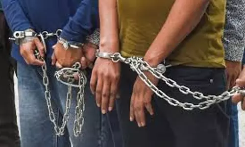 Lucknow: पीआरवी टीम पर हमला, पुलिस ने तीन हमलावरों को दबोचा Lucknow: पीआरवी टीम पर हमला, पुलिस ने तीन हमलावरों को दबोचा