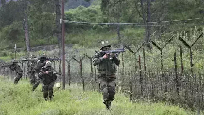 Srinagar: कश्मीर की LoC पर पाकिस्तानी फायरिंग, सीजफायर उल्लंघन से तनाव बढ़ा