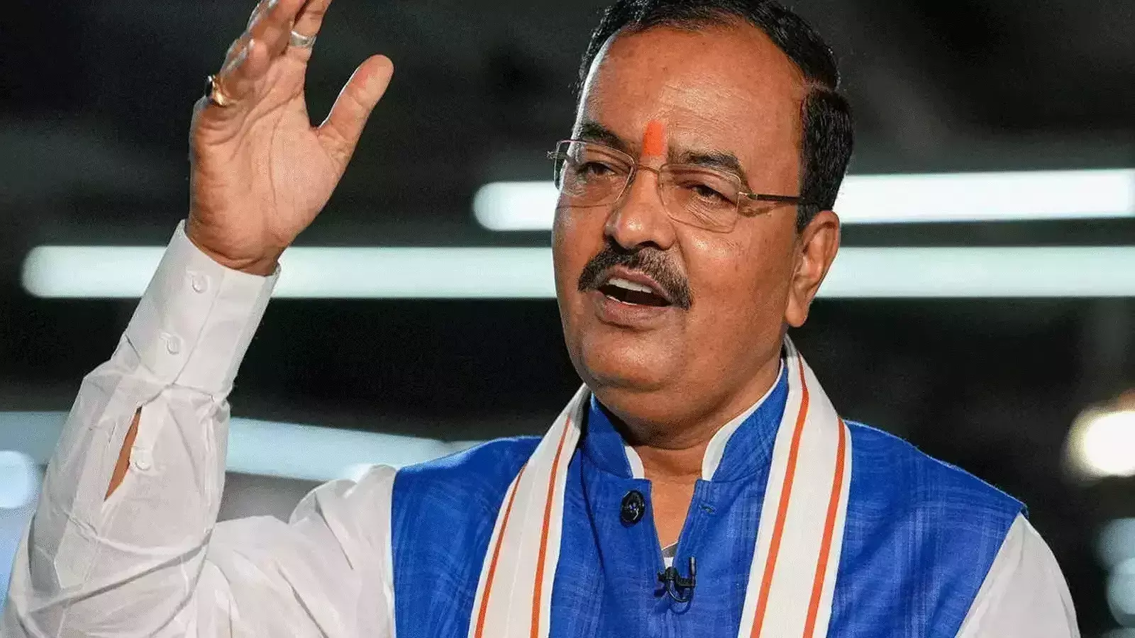 Lucknow: केशव मौर्य ने वीर सावरकर को बताया श्रेष्ठ, गांधी की भूमिका पर उठाए सवाल Lucknow: केशव मौर्य ने वीर सावरकर को बताया श्रेष्ठ, गांधी की भूमिका पर उठाए सवाल