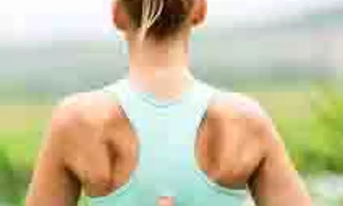 Yoga Tips: लैपटॉप पर काम करने से कलाइयों में होता है दर्द, तो करें ये योगासन Yoga Tips: लैपटॉप पर काम करने से कलाइयों में होता है दर्द, तो करें ये योगासन