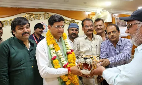 सड़क चौड़ीकरण परियोजना के लिए ध्वस्तीकरण योजना को संशोधित करने के लिए महापौर को धन्यवाद दिया