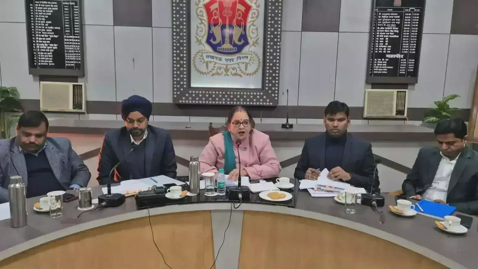 Lucknow: अवैध बस्तियों पर सख्ती, महापौर ने बांग्लादेशियों की पहचान की मांग की