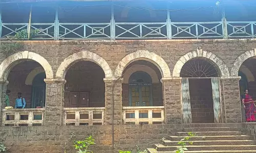 Karnataka: छात्रावास में सुविधाओं की आवश्यकता