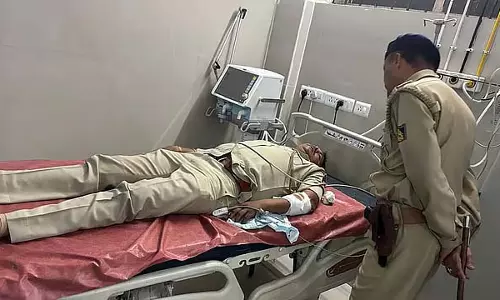 ATM लूट का दूसरा प्रयास: पुलिस ने दो लुटेरों को गोली मारकर गिरफ्तार किया