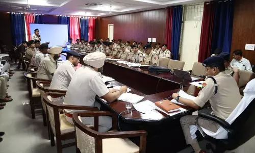 Sirsa में सामाजिक बहिष्कार के आह्वान से आक्रोश, पुलिस ने जांच शुरू Sirsa में सामाजिक बहिष्कार के आह्वान से आक्रोश, पुलिस ने जांच शुरू