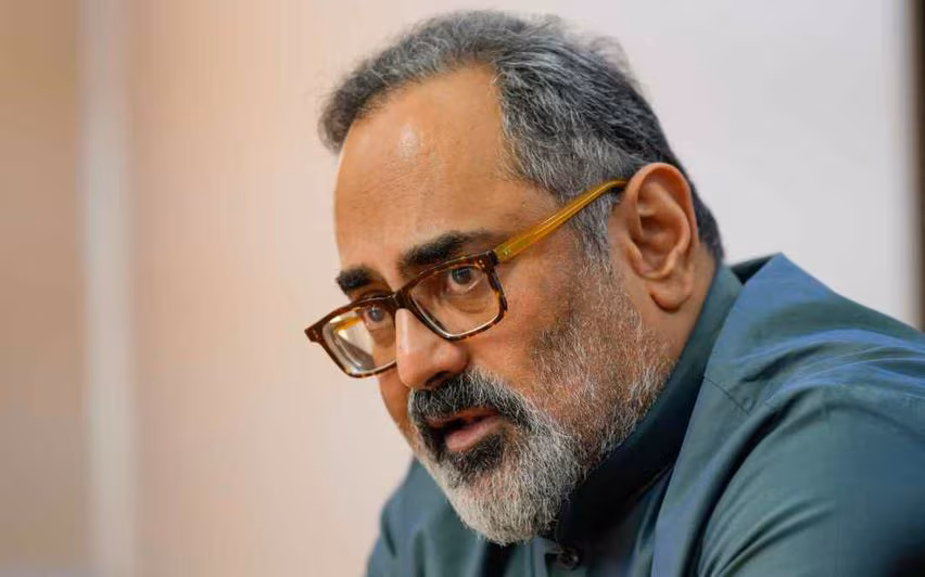 Kerala : राजीव चंद्रशेखर ने शोभा सुरेंद्रन के घर के पास हुई घटना की निंदा की Kerala : राजीव चंद्रशेखर ने शोभा सुरेंद्रन के घर के पास हुई घटना की निंदा की